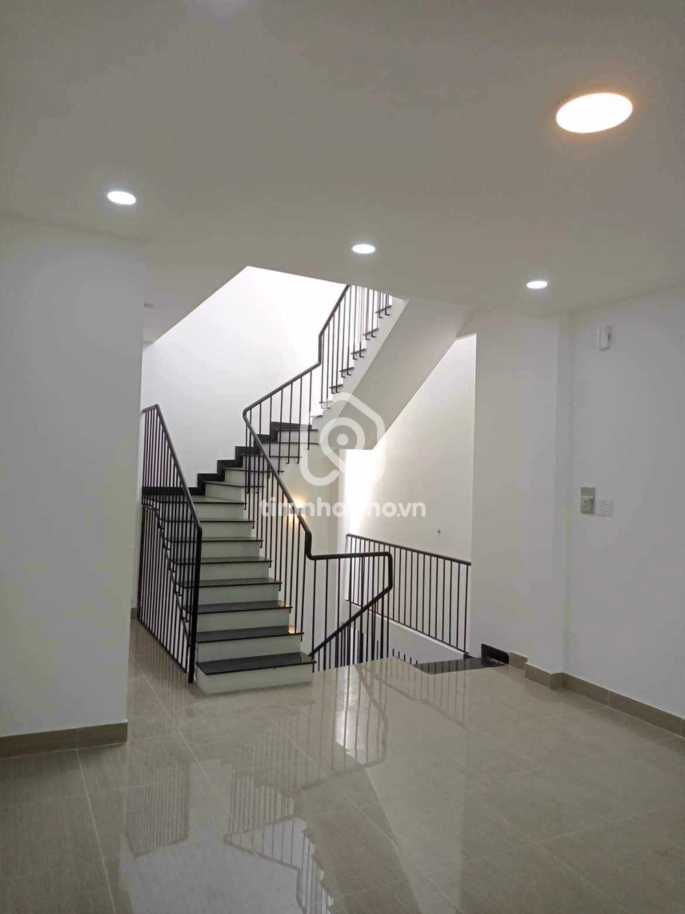 C242 Đường Xóm Chiếu, Phường 15, Quận 4