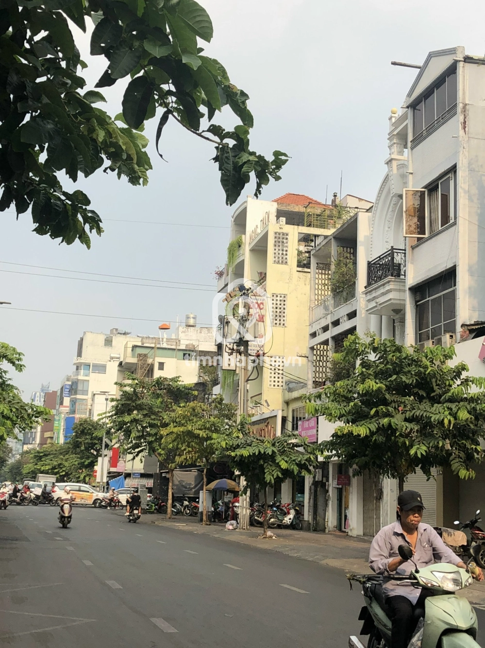 327 Đường Nguyễn Đình Chiểu, Phường 5, Quận 3
