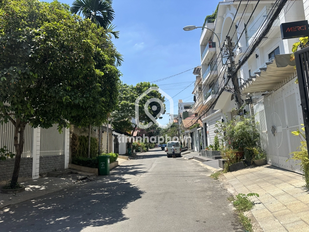 215D41 Đường Nguyễn Văn Hưởng, Phường Thảo Điền, Thủ Đức