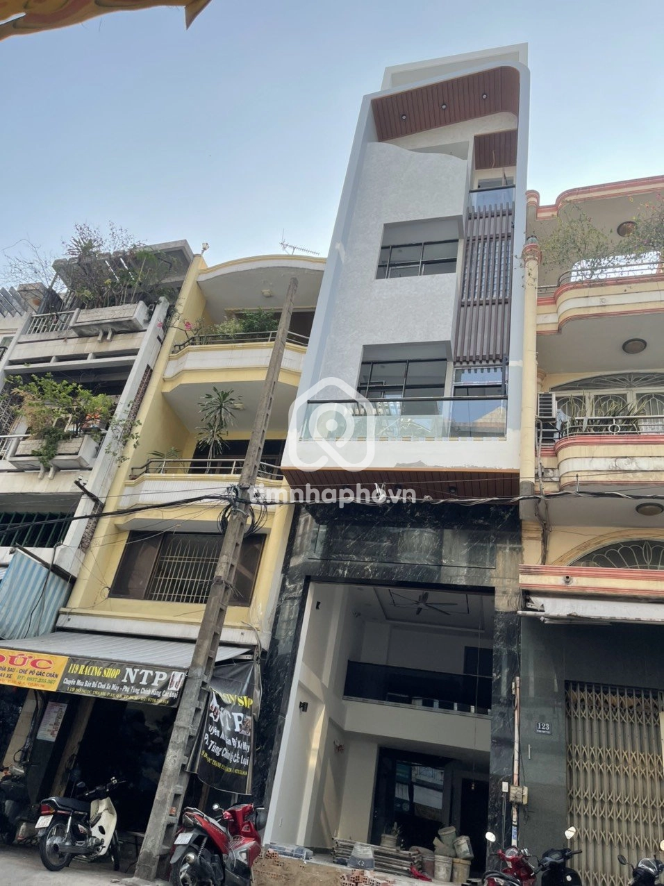 121 Đường Đỗ Ngọc Thạnh, Phường 15, Quận 5