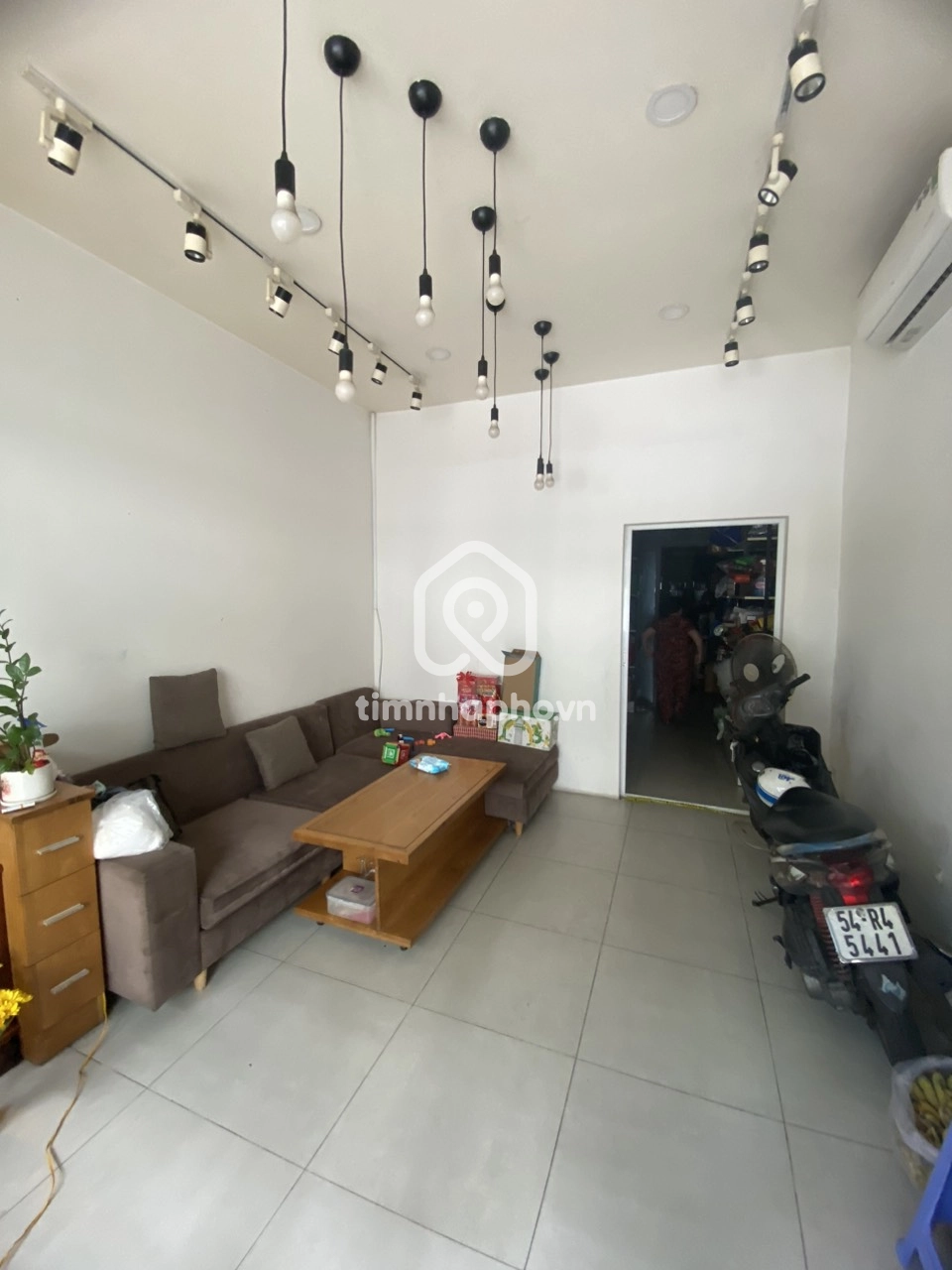183 Đường Huỳnh Văn Bánh, Phường 11, Phú Nhuận