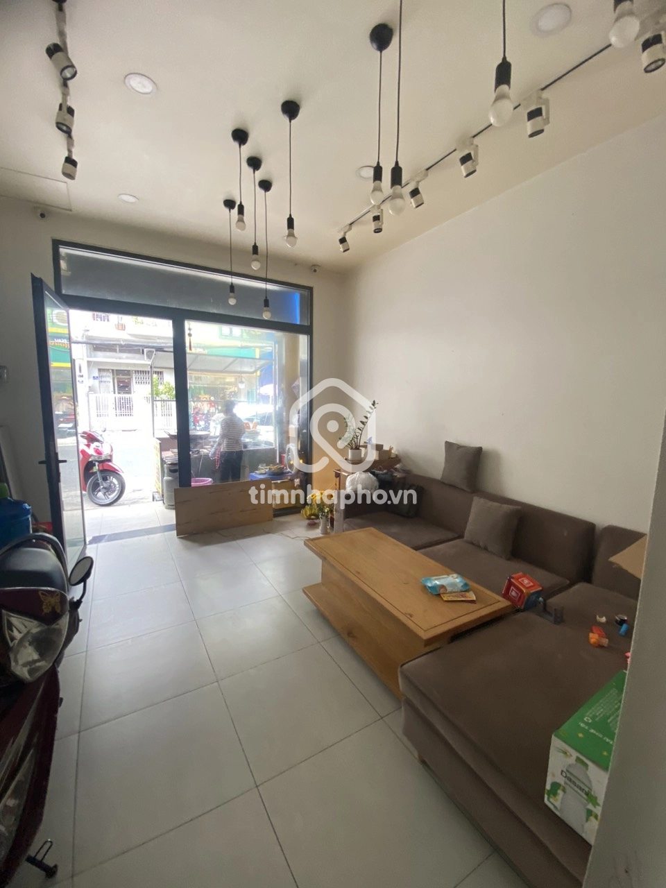 183 Đường Huỳnh Văn Bánh, Phường 11, Phú Nhuận