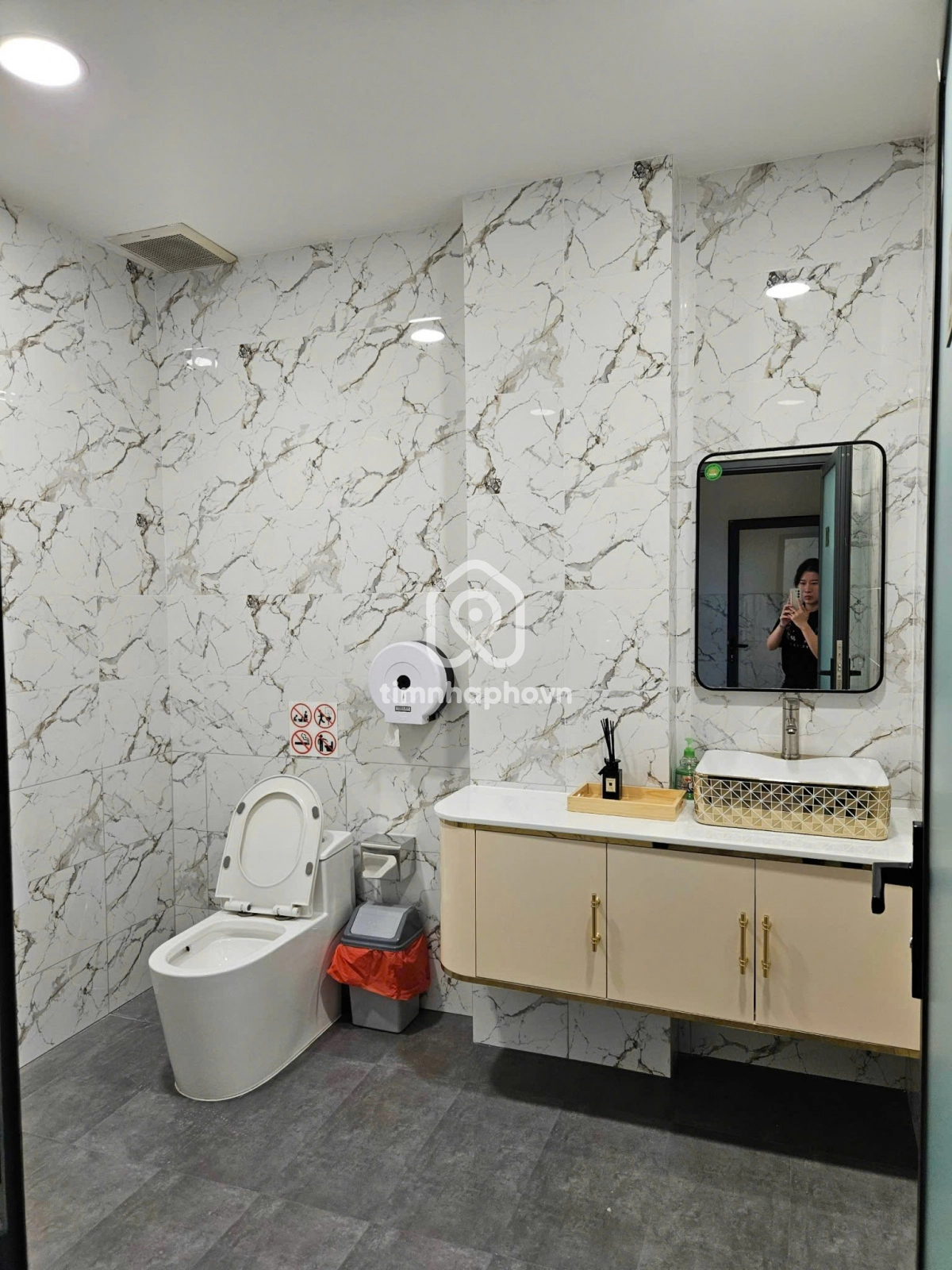 990F Đường Âu Cơ, Phường 14, Tân Bình