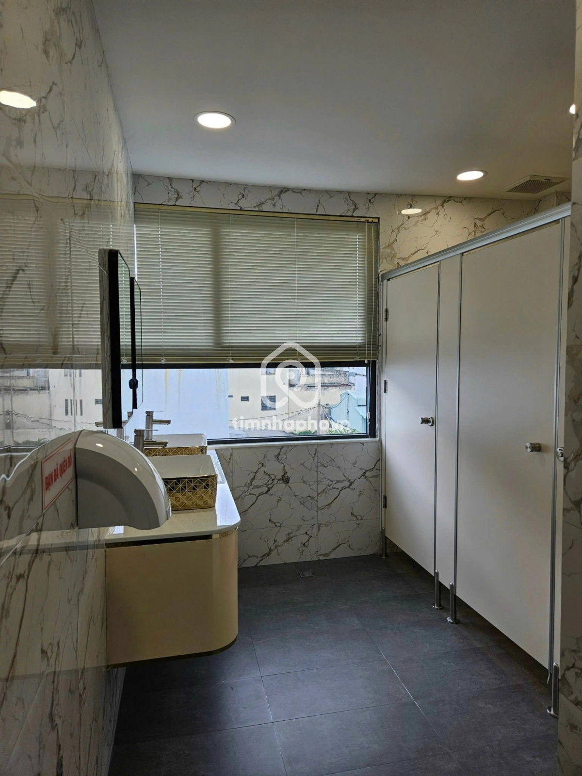 990F Đường Âu Cơ, Phường 14, Tân Bình