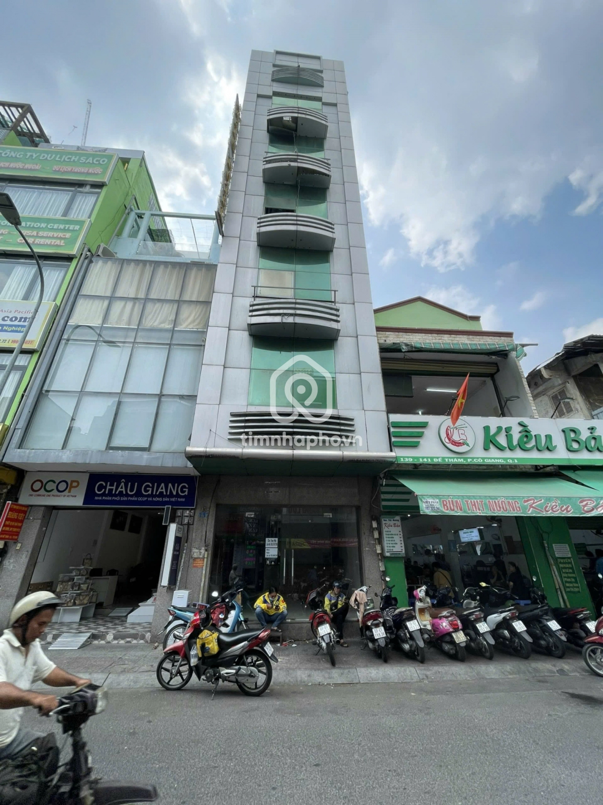 137 Đường Đề Thám, Phường Nguyễn Cư Trinh, Quận 1