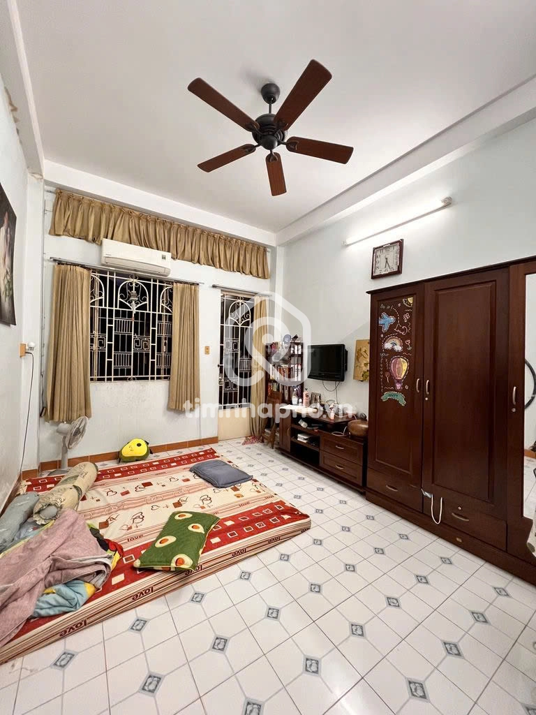 16 Đường Nguyễn Cảnh Chân, Phường Nguyễn Cư Trinh, Quận 1