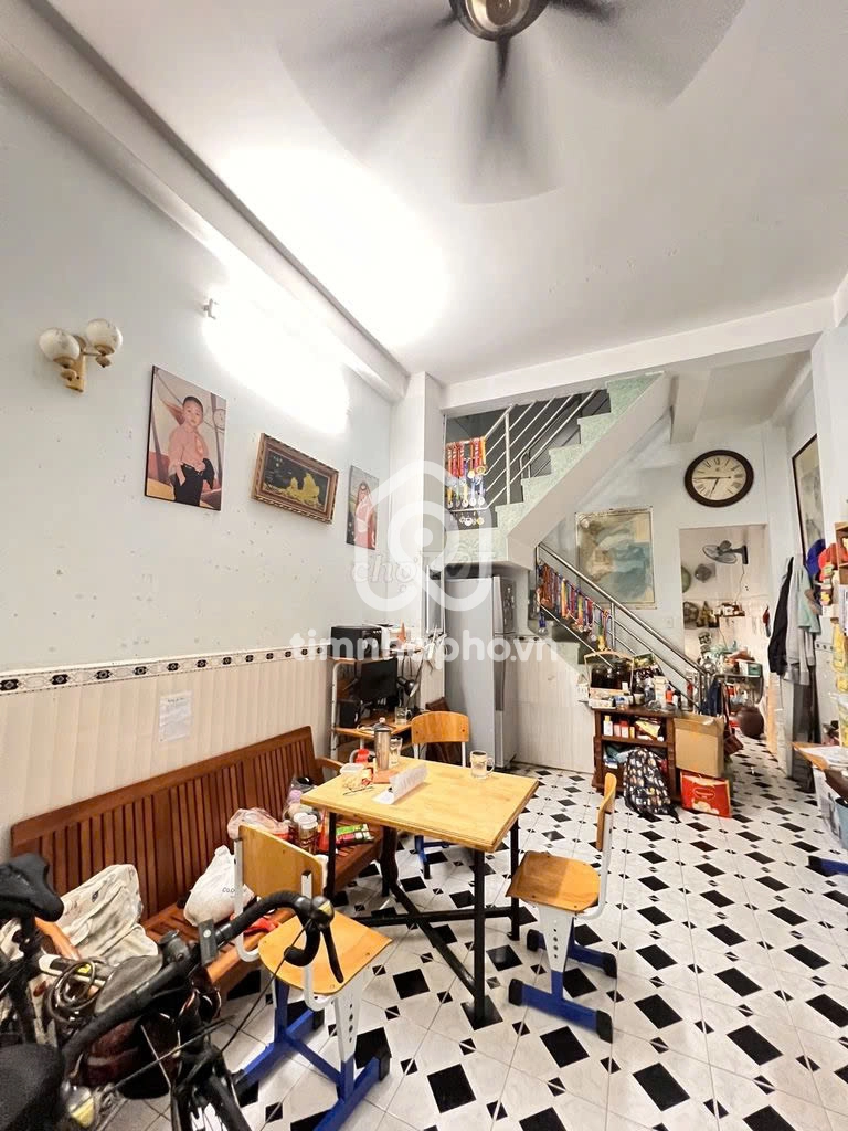 16 Đường Nguyễn Cảnh Chân, Phường Nguyễn Cư Trinh, Quận 1