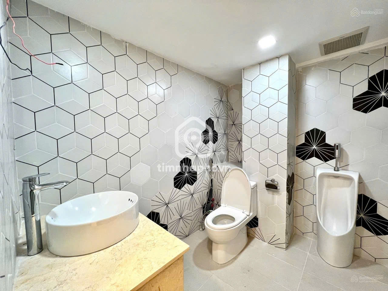 102 Đường Nguyễn Văn Thủ, Phường Đa Kao, Quận 1