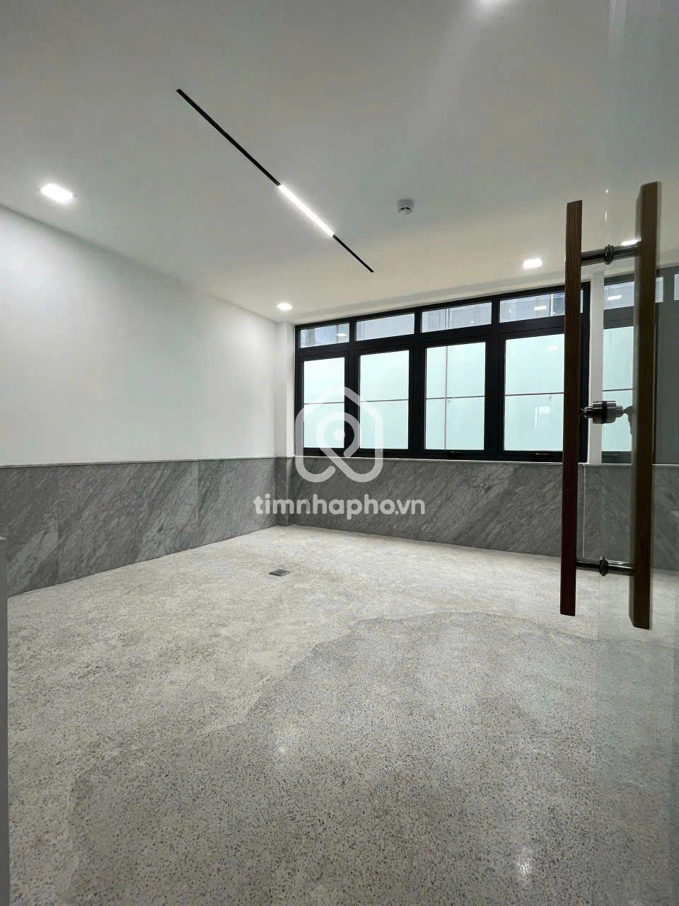 8/12 Đường Lê Thánh Tôn, Phường Bến Nghé, Quận 1