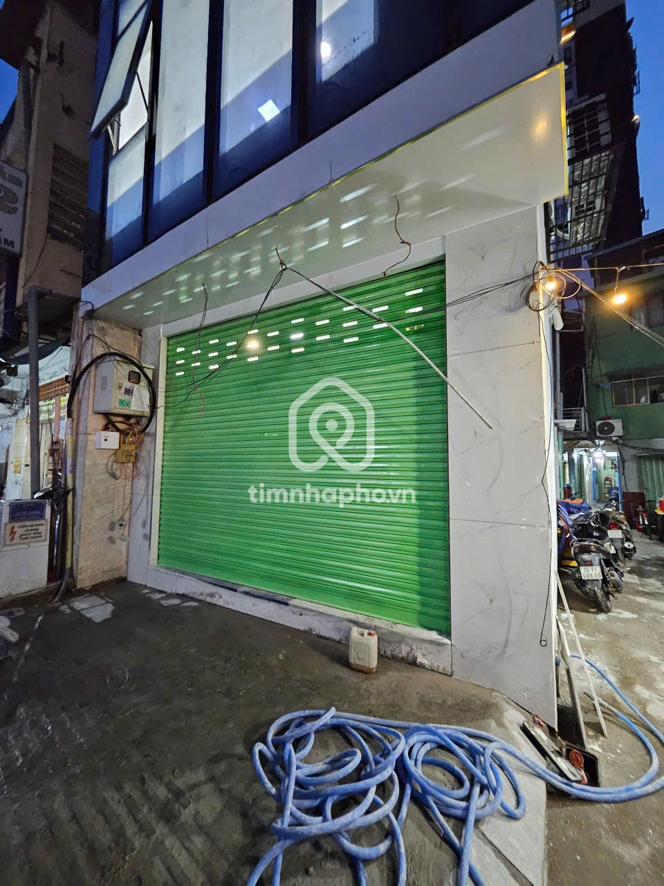 1B Đường Đề Thám, Phường Cô Giang, Quận 1