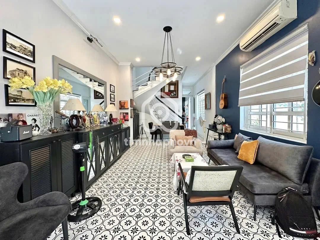 131 Đường Hoa Lan, Phường 2, Phú Nhuận