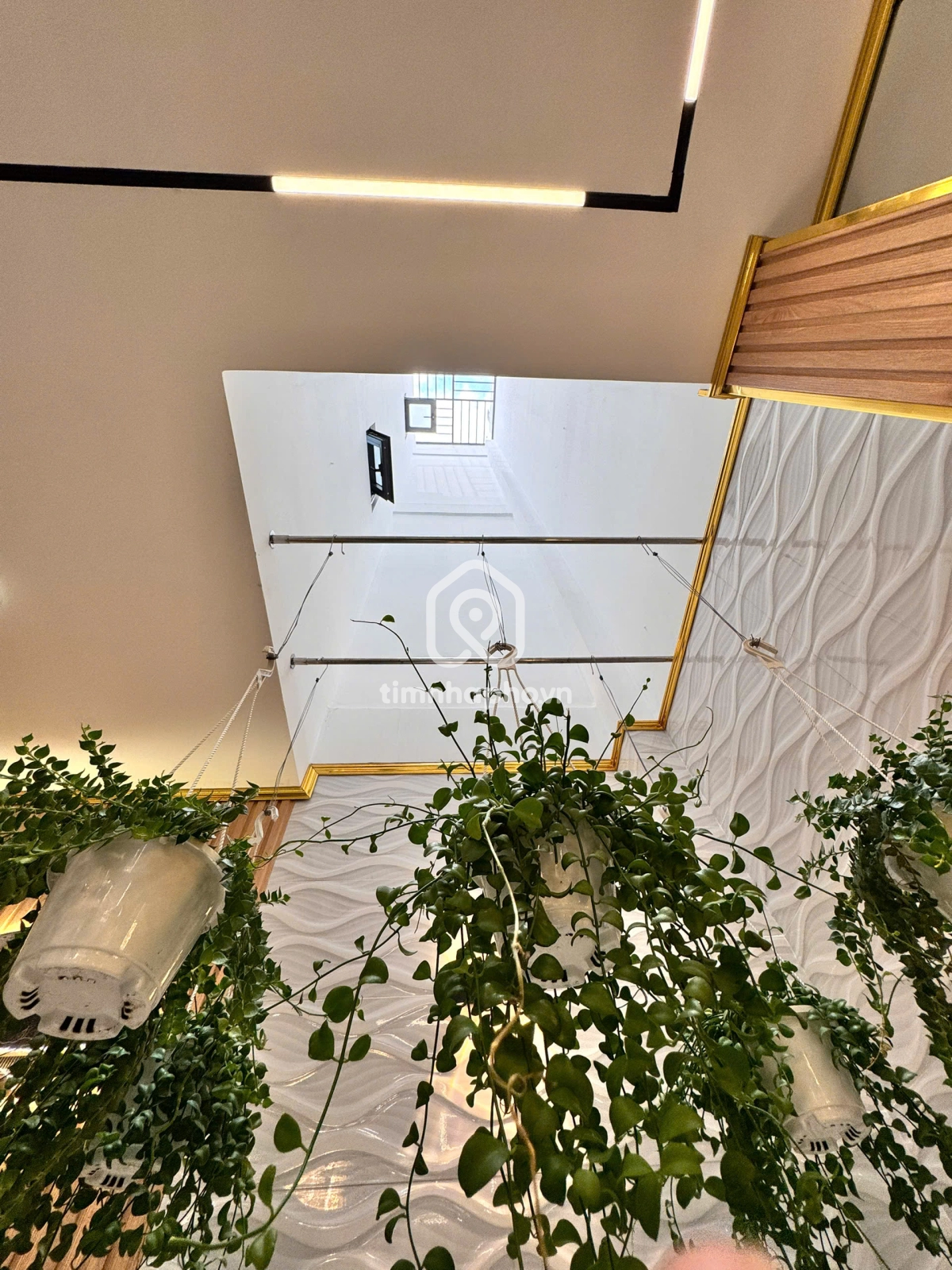 132/5 Đường Hoàng Văn Thụ, P. 9, Phú Nhuận