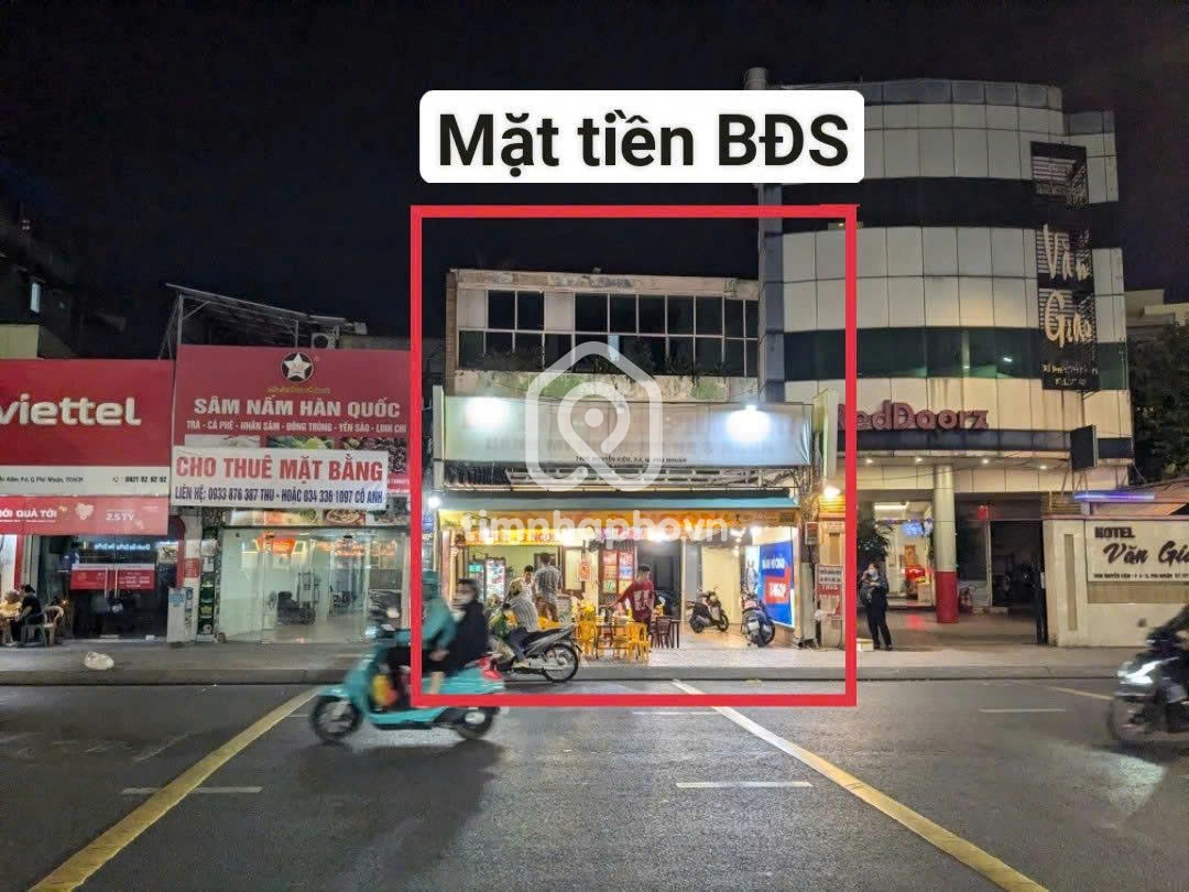 702 Đường Nguyễn Kiệm, Phường Đức Nhuận