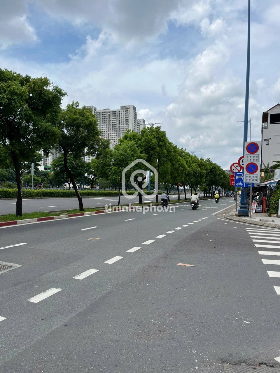 252 Đường Võ Văn Kiệt, Phường Cầu Ông Lãnh, Quận 1