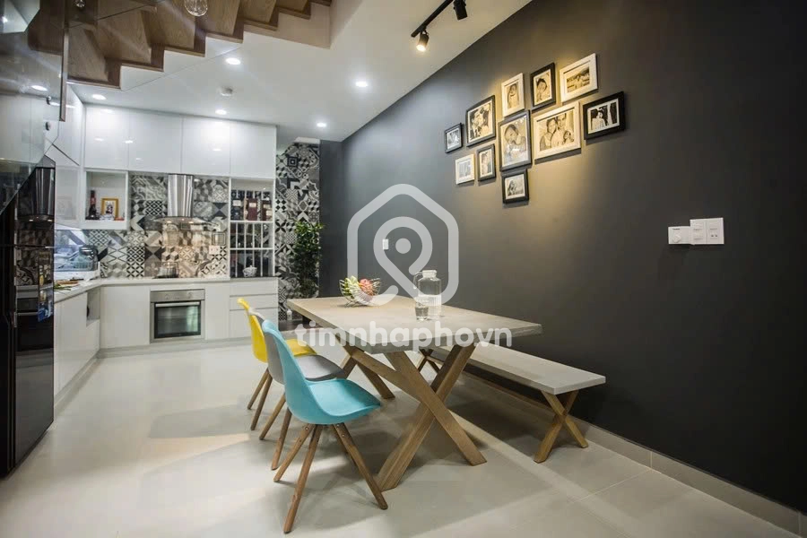 9/12 Đường Lý Văn Phức, Phường Tân Định, Quận 1