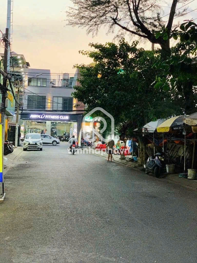 720/10 Đường Âu Cơ, Phường 14, Tân Bình