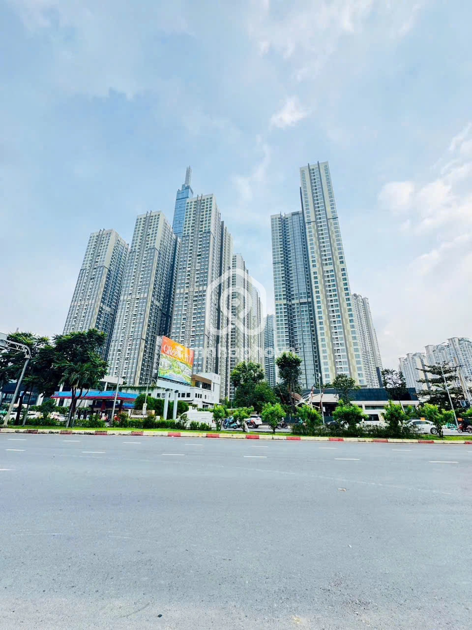 141-143 Đường Nguyễn Hữu Cảnh, Phường 22, Bình Thạnh