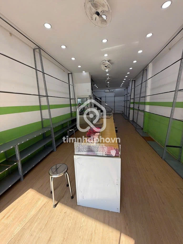 82 Đường Huỳnh Văn Bánh, Phường 15, Phú Nhuận