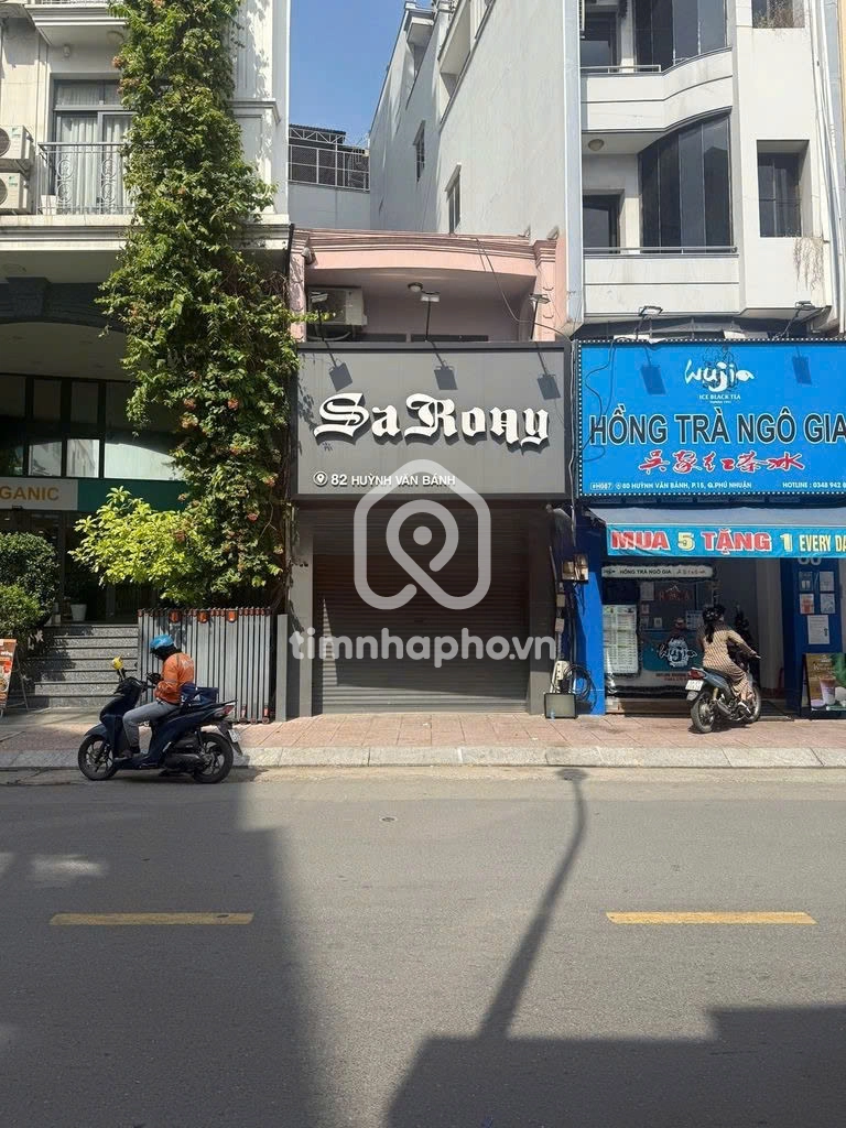 82 Đường Huỳnh Văn Bánh, Phường 15, Phú Nhuận