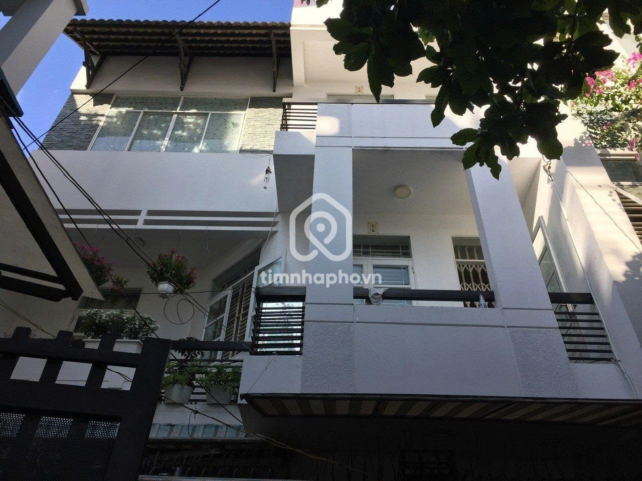 162/20 Đường Hồ Bá Kiện, Phường 15, Quận 10