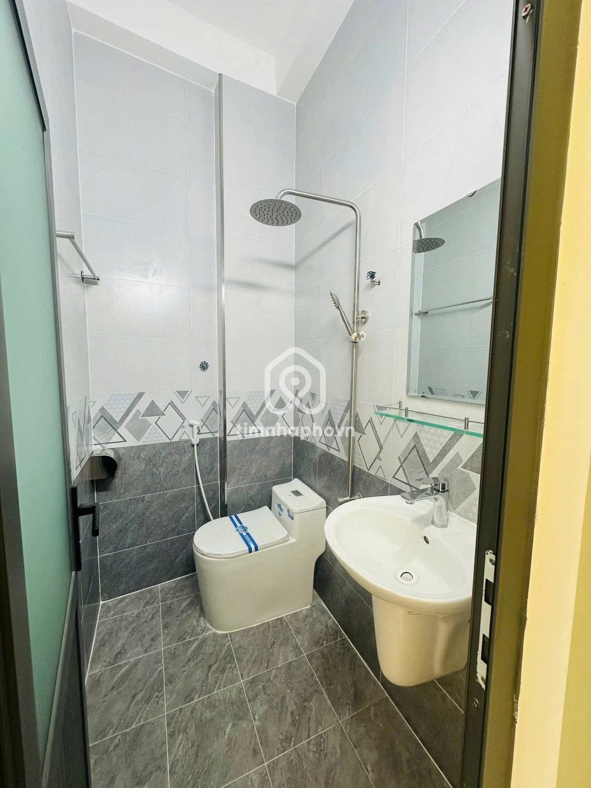 1313 Đường Hoàng Sa, Phường 5, Tân Bình