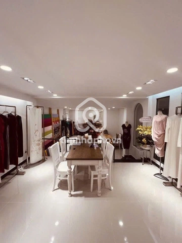 Nhà phố Hẻm Đường Nguyễn Thị Minh Khai Quận 1 - 1 hầm 3 tầng - Giá Chỉ 92 Tỷ