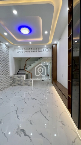 Nhà phố Mặt Tiền Đường Lạc Long Quân Quận 11 - 3 tầng - Giá Chỉ 8,9 Tỷ