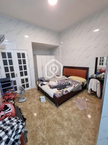 Nhà phố Mặt Tiền Đường Nguyễn Tri Phương Quận 10 - 3 tầng - Giá Chỉ 80 Triệu