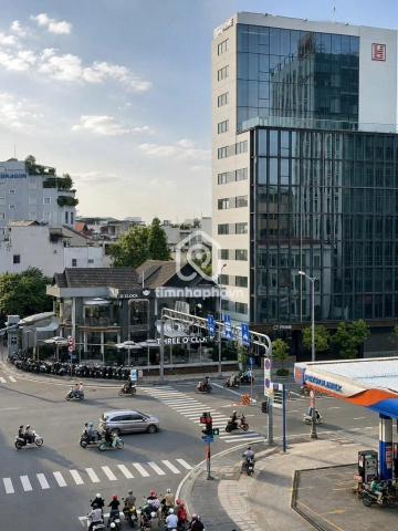 Nhà phố Mặt Tiền Đường Huỳnh Văn Bánh Phú Nhuận - 4 tầng - Giá Chỉ 11,7 Tỷ